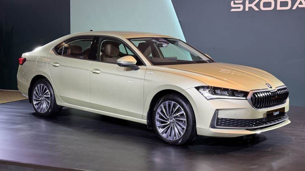 Skoda Superb Diesel Revealed in India Ahead of 2027 Launch